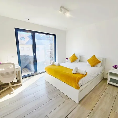 Elegant 3br Retreat With Terraces&parking Apartamento Luxemburgo