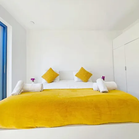 Elegant 3br Retreat With Terraces&parking *