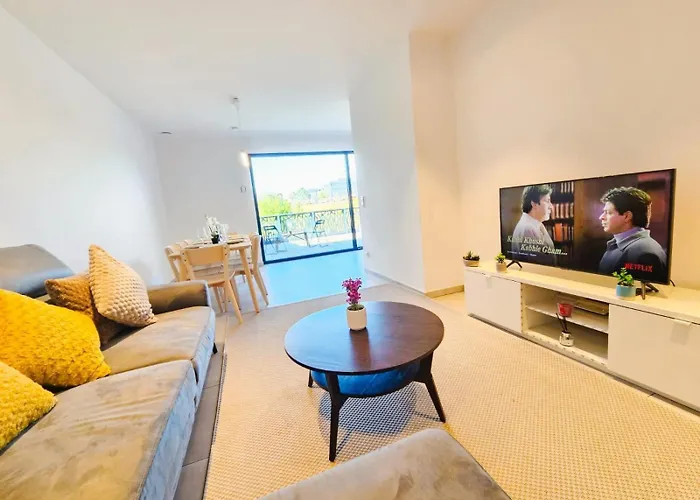 Apartament Elegant 3br Retreat With Terraces&parking