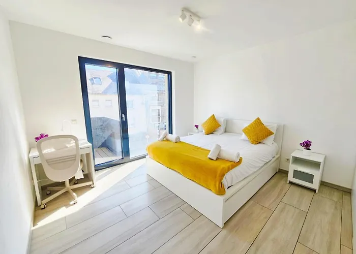 Elegant 3br Retreat With Terraces&parking Apartment Luxemburg