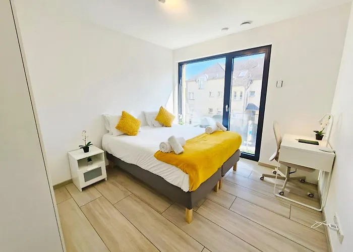 Elegant 3br Retreat With Terraces&parking