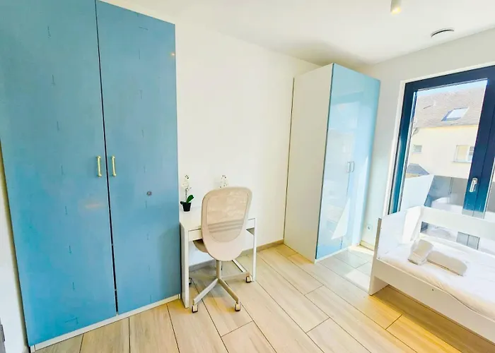 Elegant 3br Retreat With Terraces&parking Apartament