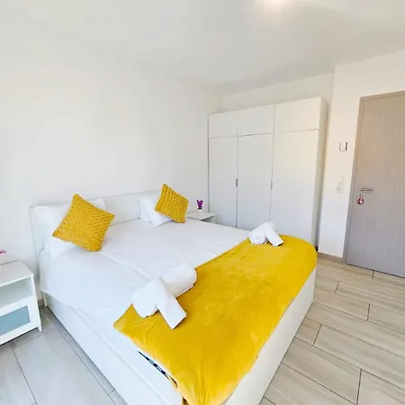 Elegant 3br Retreat With Terraces&parking